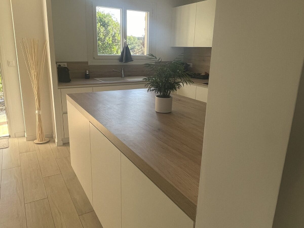 Cuisine blanche et bois - Rénovation complète Photo 7