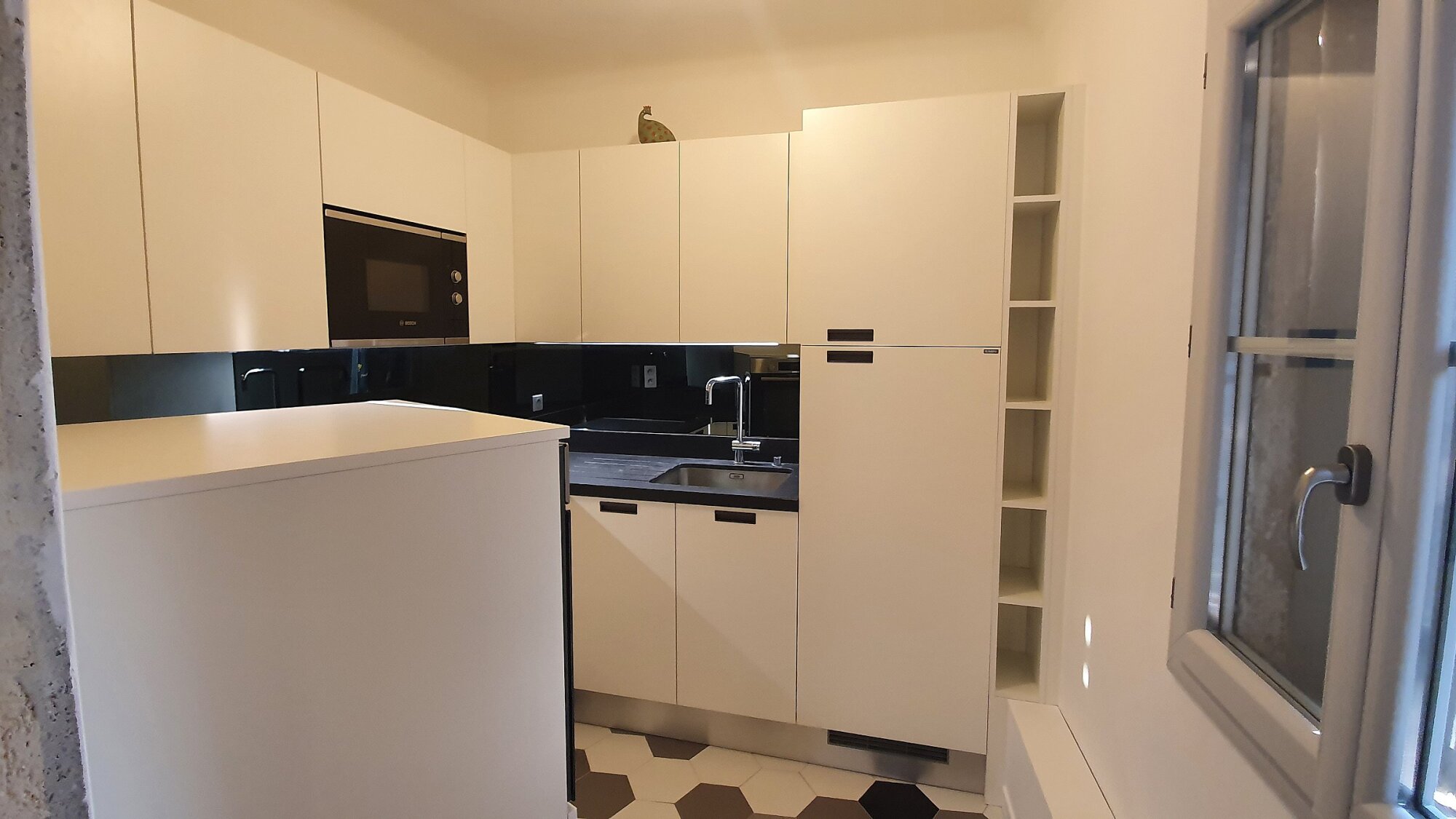 Cuisine Damier Noir & Blanc - Montpellier Écusson Photo 1
