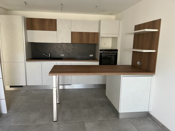 Cuisine blanc et bois pour investissement locatif Photo 3
