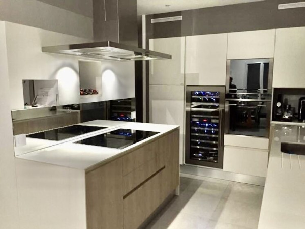 Cuisine rénovée avec îlot central - Fabrègues Photo 2