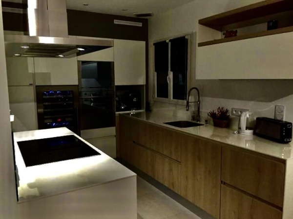 Cuisine rénovée avec îlot central - Fabrègues Photo 3